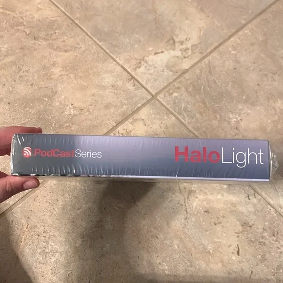 NWT Halo Light 8” LED Ring Light Podcast Series USB Desktop Tripod Stand